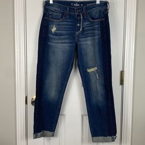 Hollister low-rise crop boyfriend vintage stretch jeans size 26x25. Distressed